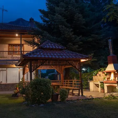 With Courtyard And Gazebo Apartament *