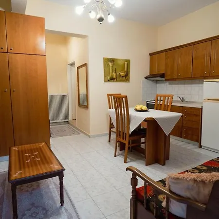 Apartamento With Courtyard And Gazebo Káto Loutrákion