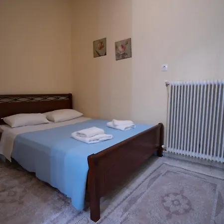 With Courtyard And Gazebo Apartamento *